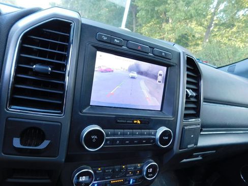 Used 2019 Ford Expedition Max XLT w/ Equipment Group 202A AWD/4WD image 11