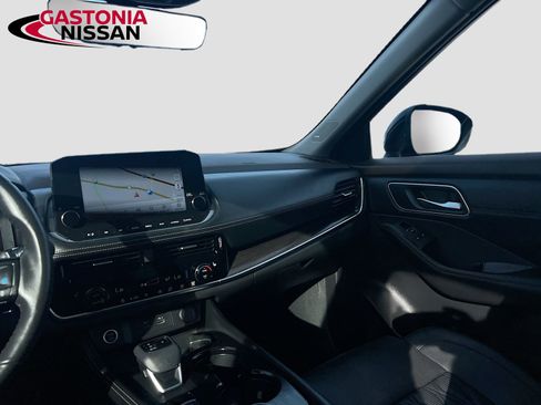 Used 2023 Nissan Rogue Platinum image 32