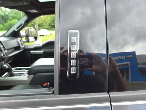 Used 2018 Ford F150 Lariat w/ Equipment Group 502A Luxury AWD/4WD image 22