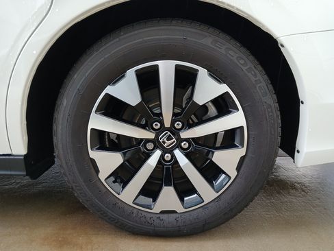 Used 2025 Honda Odyssey EX-L image 19