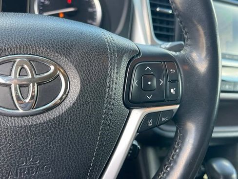 Used 2017 Toyota Highlander Limited Platinum AWD/4WD image 21