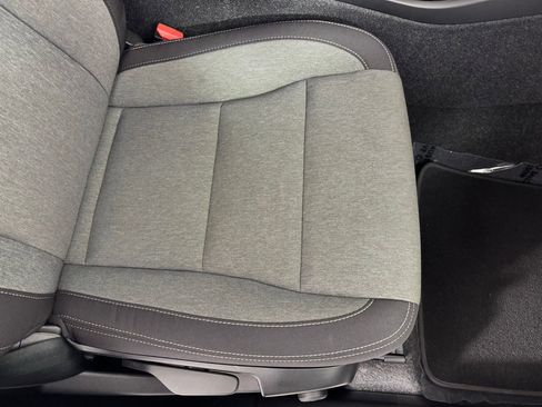 Used 2024 Volvo XC40 B5 Core image 35