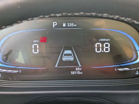 Used 2025 Hyundai Venue SEL image 22