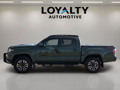 Used 2022 Toyota Tacoma TRD Sport w/ TRD Premium Sport Package image 2