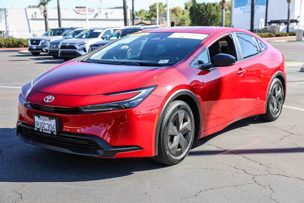 Certified 2025 Toyota Prius LE FWD image 16