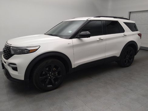 Used 2022 Ford Explorer ST-Line AWD/4WD image 2