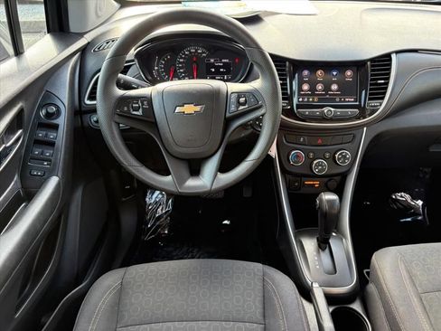 Used 2020 Chevrolet Trax LS w/ Tint and Cruise Package FWD image 19