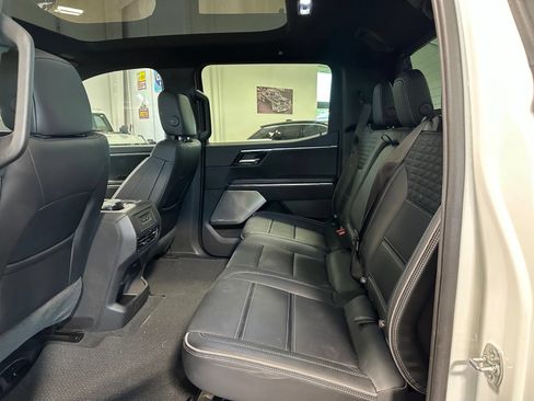 Used 2025 GMC Sierra EV Denali AWD/4WD image 37