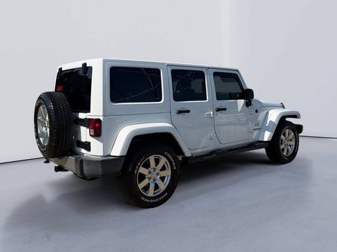 Used 2017 Jeep Wrangler Unlimited Sahara AWD/4WD image 3