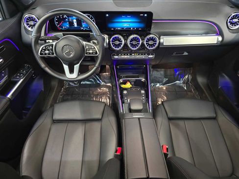 Used 2023 Mercedes-Benz GLB 250 GLB 250 w/ Premium Package image 10