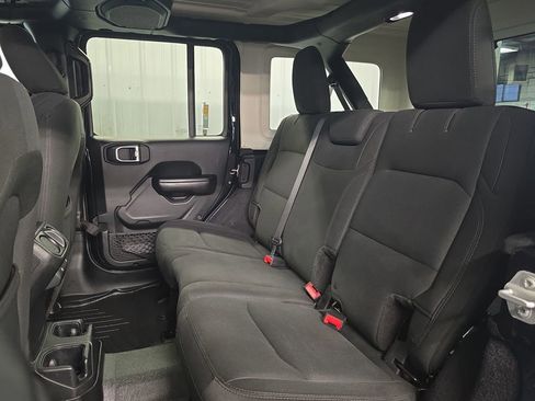 Used 2018 Jeep Wrangler Unlimited Sport S image 25