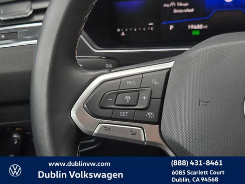 Used 2023 Volkswagen Tiguan SE image 22
