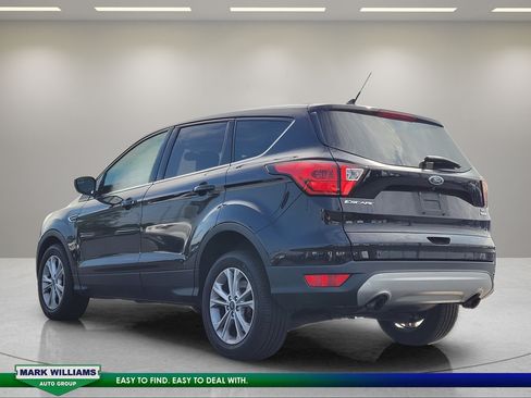 Used 2019 Ford Escape SE FWD image 6