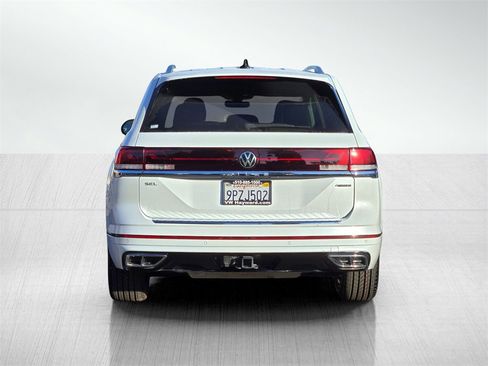 Used 2025 Volkswagen Atlas SEL Premium R-Line image 5