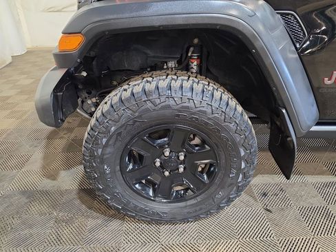 Used 2023 Jeep Gladiator Mojave w/ Cold Weather Group AWD/4WD image 18