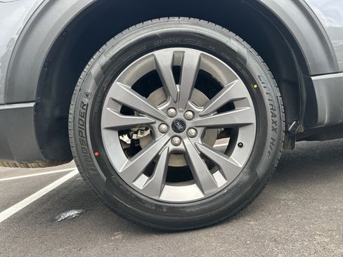 Used 2023 Ford Explorer XLT w/ Equipment Group 202A RWD image 18