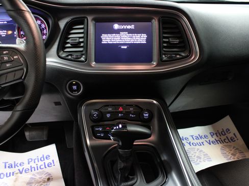 Used 2016 Dodge Challenger R/T image 16