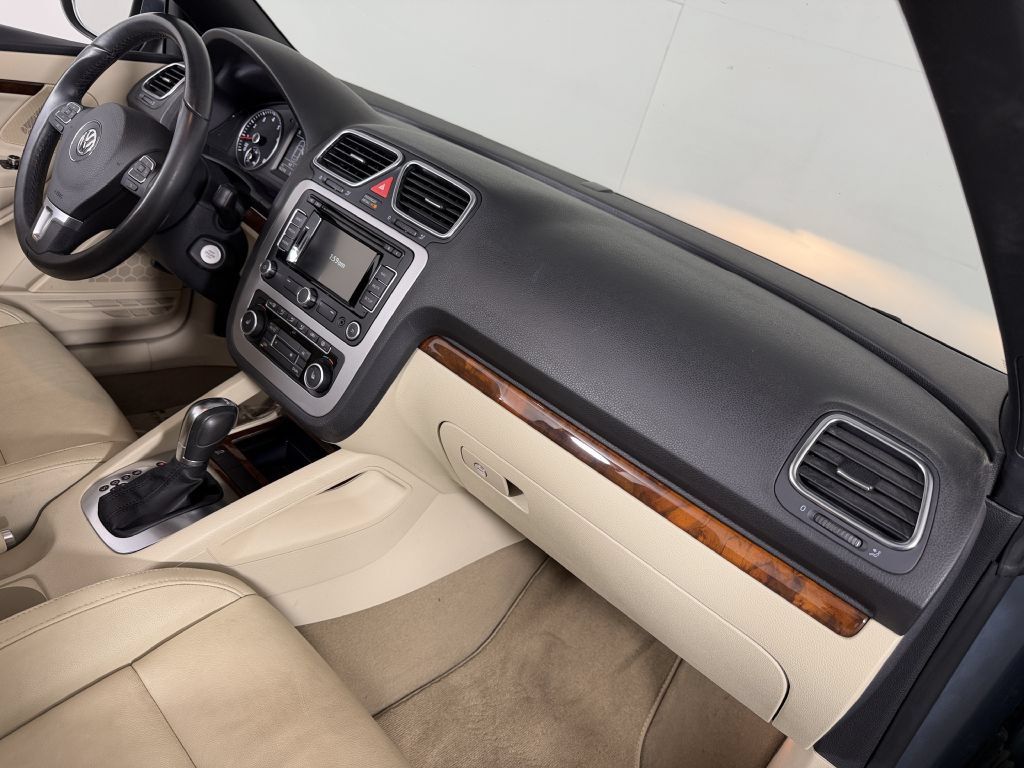 Used 2012 Volkswagen Eos Lux FWD image 26