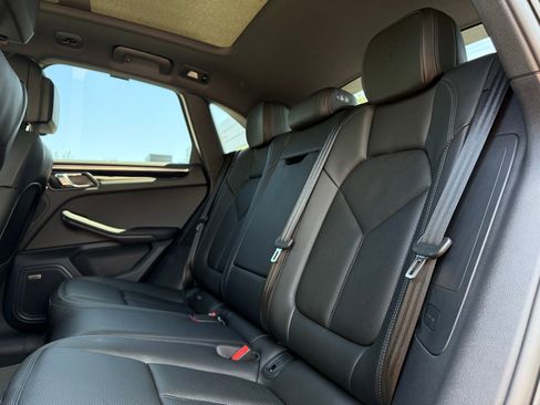 Used 2026 Porsche Macan image 29