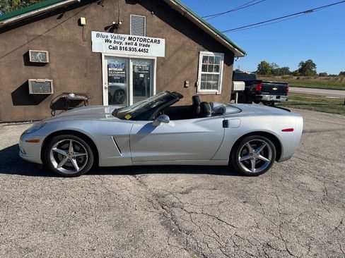 Used 2012 Chevrolet Corvette Convertible w/ 2LT Preferred Equipment Group image 9