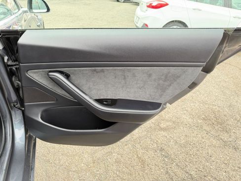 Used 2018 Tesla Model 3 Long Range image 39