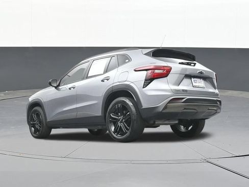 Used 2025 Chevrolet Trax ACTIV w/ Sunroof Package FWD image 43