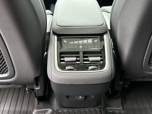 Used 2026 Volvo XC90 B6 Ultra w/ Protection Package AWD/4WD image 48