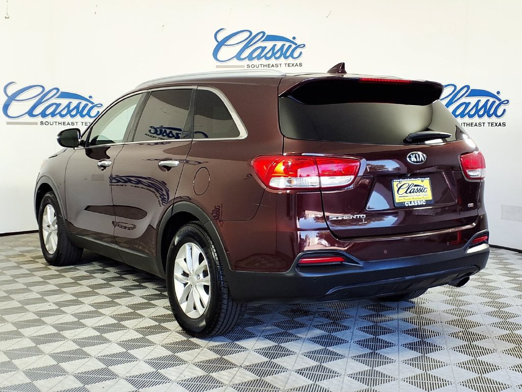 Used 2017 Kia Sorento FWD w/ LX Convenience Package image 2