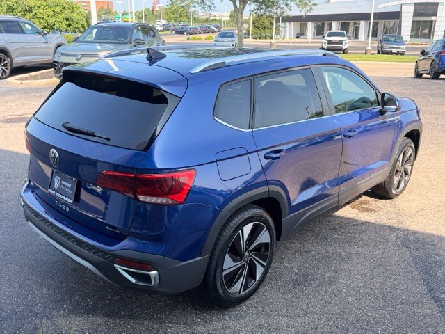 Certified 2024 Volkswagen Taos SE AWD/4WD image 5