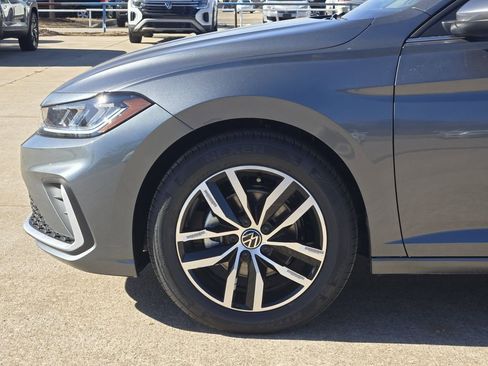 New 2026 Volkswagen Jetta SE FWD image 5