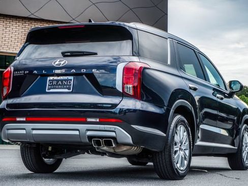 Used 2025 Hyundai Palisade SEL FWD image 12