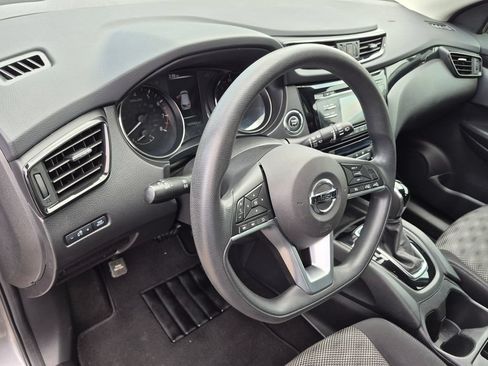 Used 2017 Nissan Rogue Sport SV FWD image 11