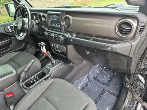 Used 2020 Jeep Gladiator Sport w/ Quick Order Package 23S AWD/4WD image 20