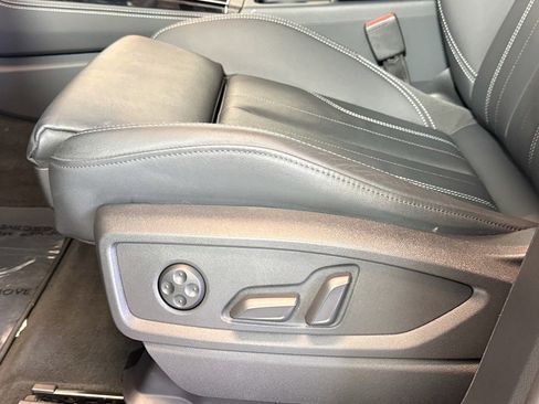 Used 2025 Audi Q5 e Premium Plus w/ Premium Plus Package AWD/4WD image 18