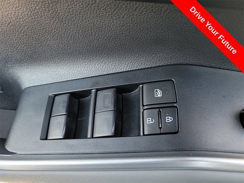 Used 2024 Toyota Highlander XLE AWD/4WD image 20