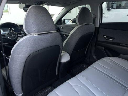 Used 2023 Hyundai Elantra Limited image 30