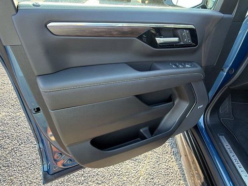 New 2026 Chevrolet Suburban Premier w/ Sun And Tow Package AWD/4WD image 14