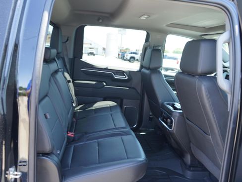 Used 2022 GMC Sierra 1500 SLT w/ SLT Convenience Package AWD/4WD image 24
