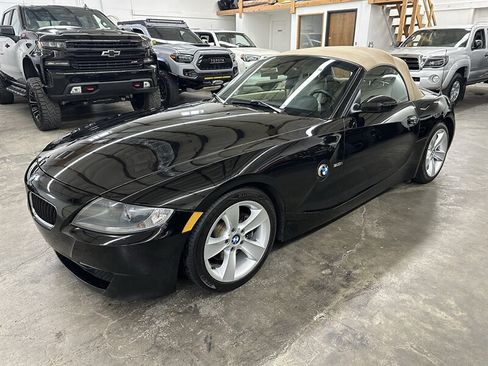 Used 2006 BMW Z4 3.0i RWD image 6