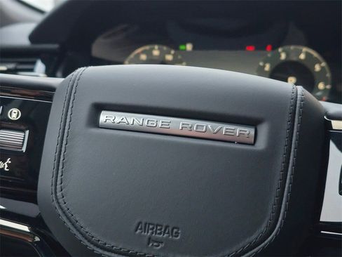 New 2025 Land Rover Range Rover Velar Dynamic SE image 21
