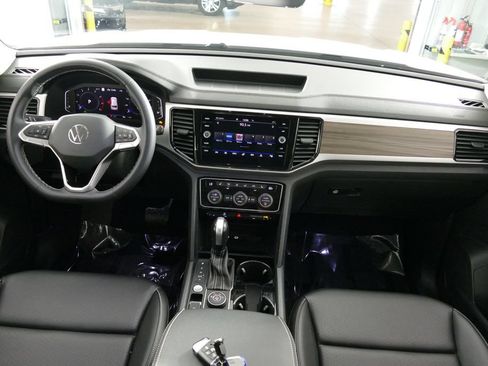 Used 2023 Volkswagen Atlas SEL AWD/4WD image 23