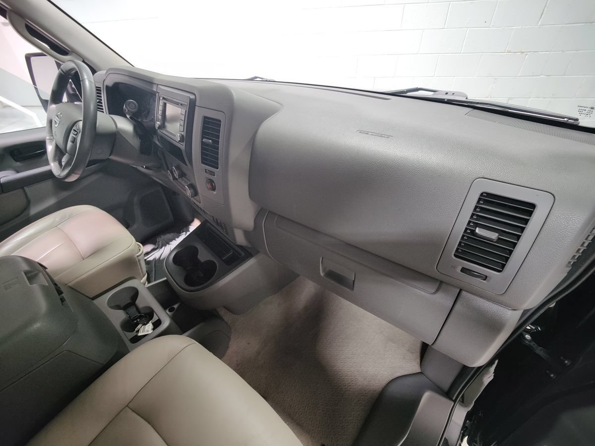 Used 2015 Nissan NV 3500 SL w/ Technology Package RWD image 12