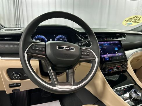 Used 2024 Jeep Grand Cherokee L Limited w/ Trailer Tow Package image 15