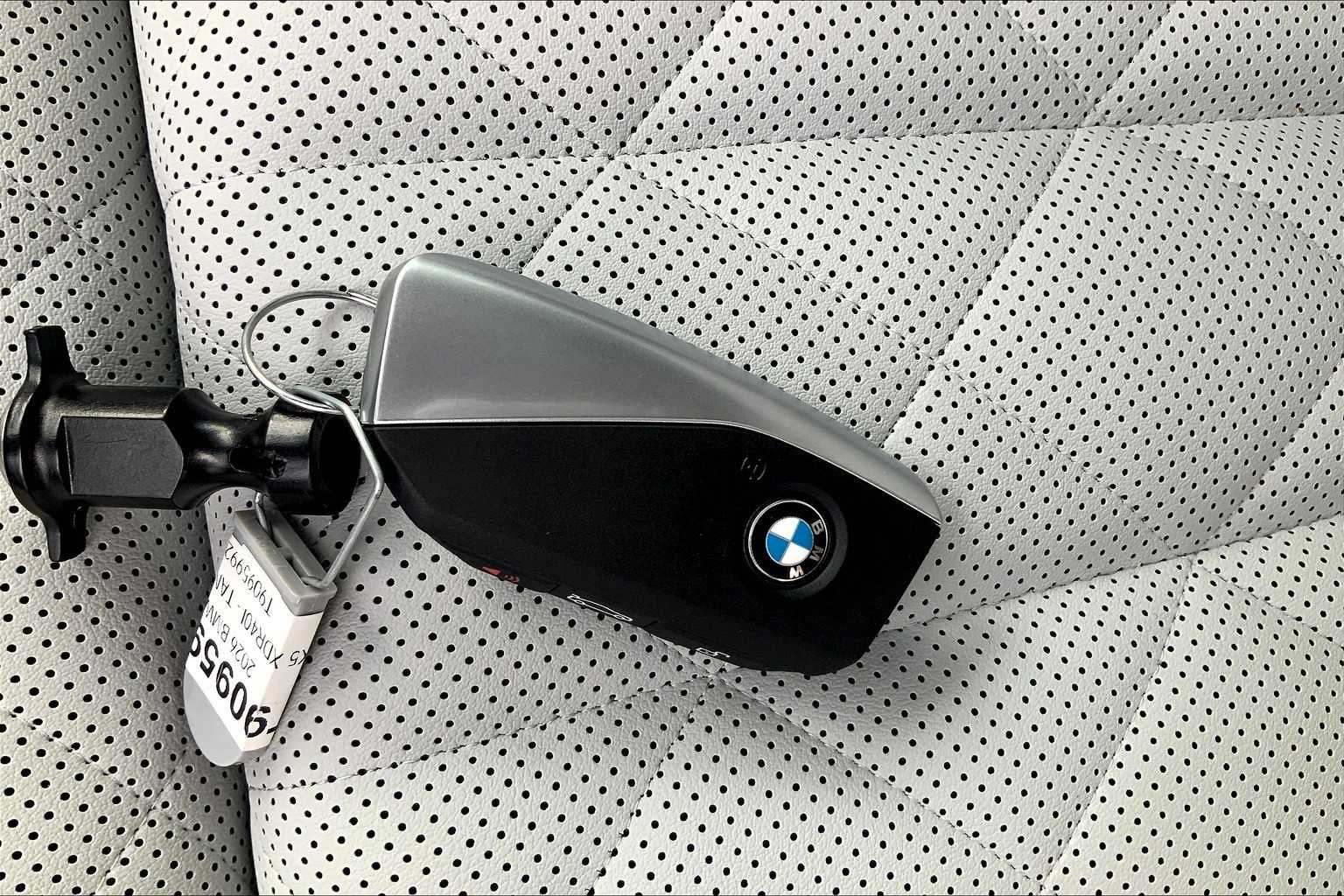 Used 2026 BMW X5 xDrive40i AWD/4WD image 19