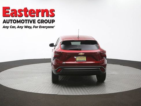 Used 2024 Chevrolet Trax LS FWD image 36