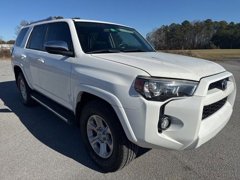 Used 2018 Toyota 4Runner SR5 image 11