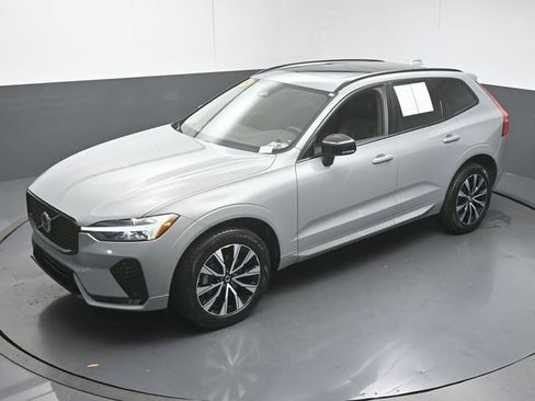Used 2024 Volvo XC60 B5 Core AWD/4WD image 46