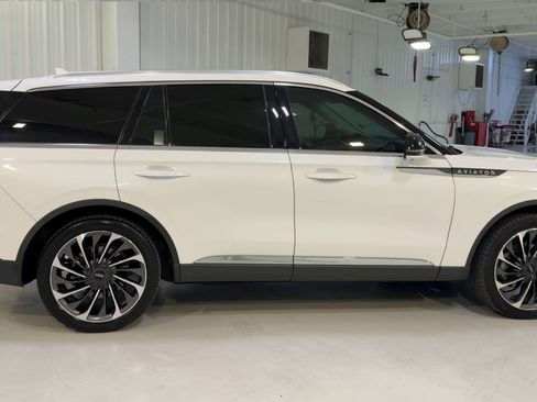 Used 2021 Lincoln Aviator Reserve w/ Equipment Group 201A image 2