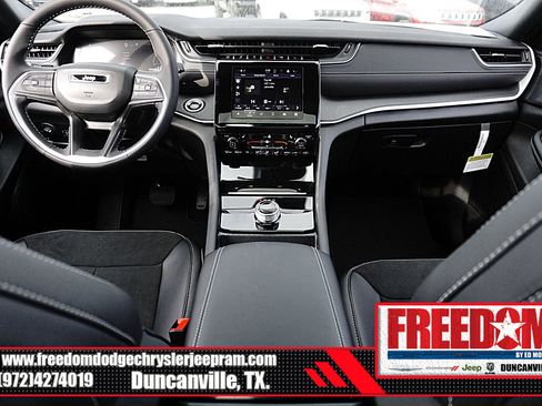 New 2025 Jeep Grand Cherokee L Altitude image 11