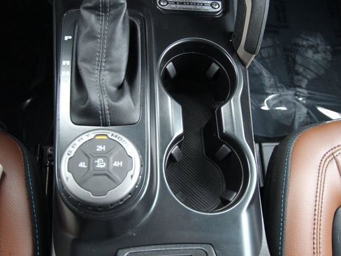 Used 2024 Ford Bronco Outer Banks image 23